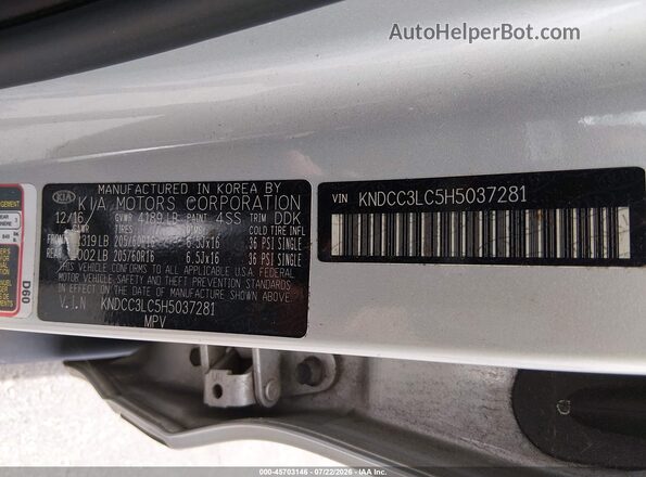 KNDCC3LC5H5037281 2017 KIA NIRO Silver Vista del compartimento del motor