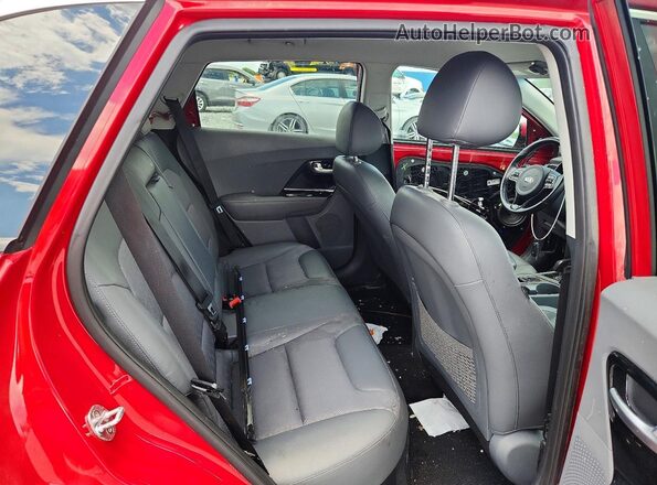 KNDCC3LC5H5054713 2017 KIA NIRO Red Widok tylnych siedzeń