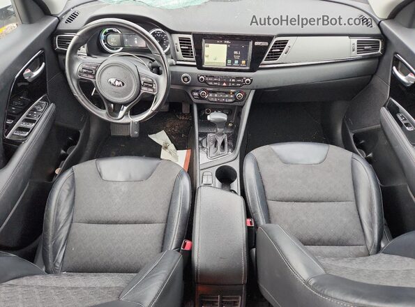 KNDCC3LC7H5053059 2017 KIA NIRO Белый Вид панели приборов