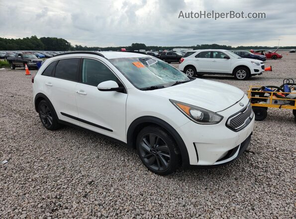 KNDCC3LC7H5053059 2017 KIA NIRO Белый Передняя правая четверть