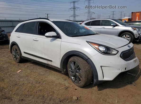 KNDCC3LCXH5057395 2017 KIA NIRO White Delantero derecho