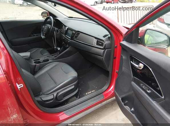 KNDCC3LCXK5240075 2019 KIA NIRO Красный Вид салона спереди