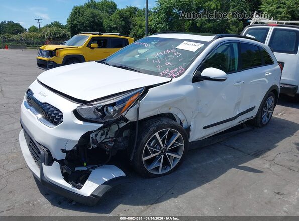 KNDCC3LCXN5534435 2022 KIA NIRO White Widok z przodu