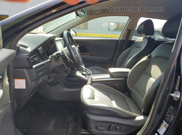 KNDCC3LG1N5159568 2022 KIA NIRO Черный Вид салона спереди