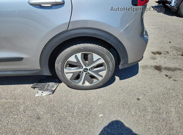 KNDCC3LG6N5159775 2022 KIA NIRO Silver 