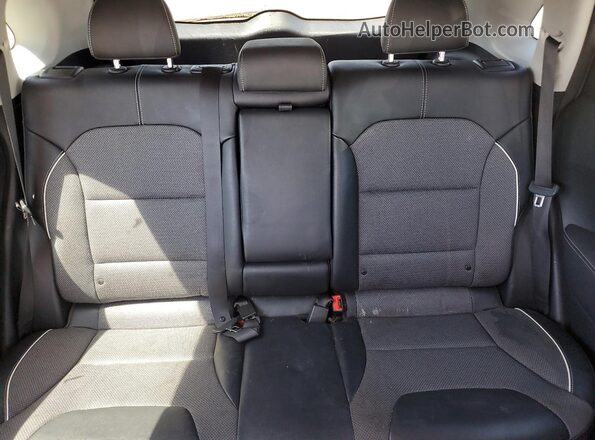 KNDCC3LG8N5138619 2022 KIA NIRO Silver Rear seats view