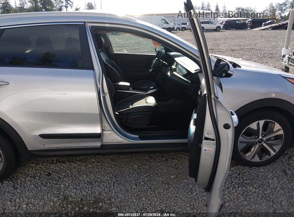 KNDCC3LG9L5062793 2020 KIA NIRO EV Silver Widok wnętrza z przodu