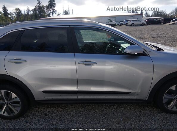 KNDCC3LG9L5062793 2020 KIA NIRO EV Silver Widok wnętrza z tyłu