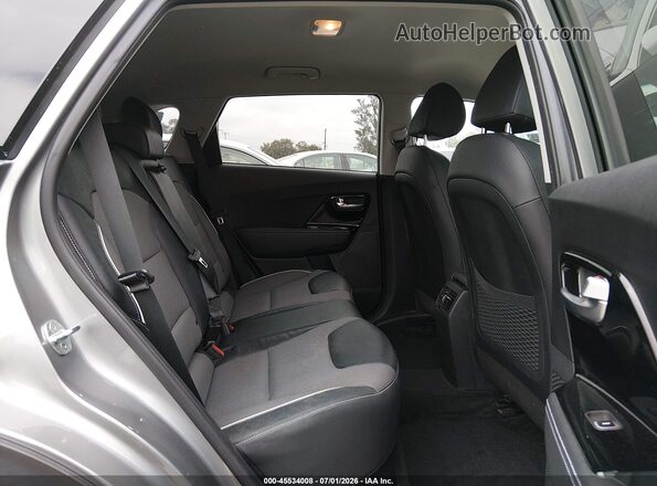 KNDCC3LG9N5138600 2022 KIA NIRO EV Silver Widok naklejki z numerem VIN