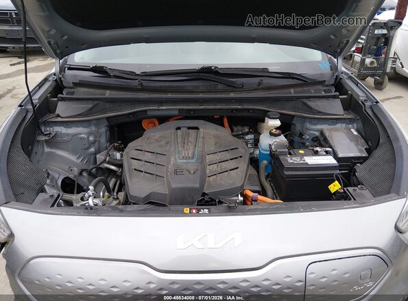 KNDCC3LG9N5138600 2022 KIA NIRO EV Silver Widok z tyłu