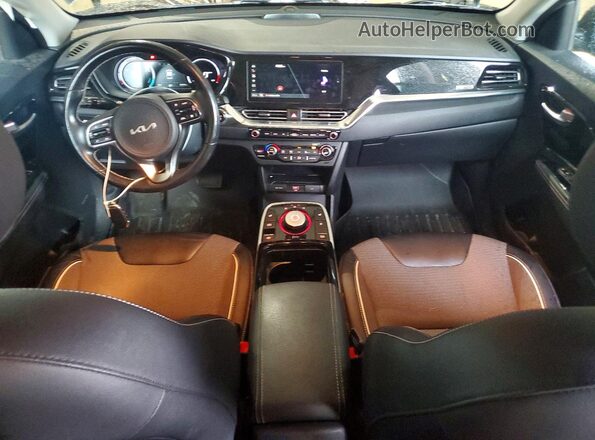 KNDCC3LG9N5158734 2022 KIA NIRO Charcoal Vista del salpicadero