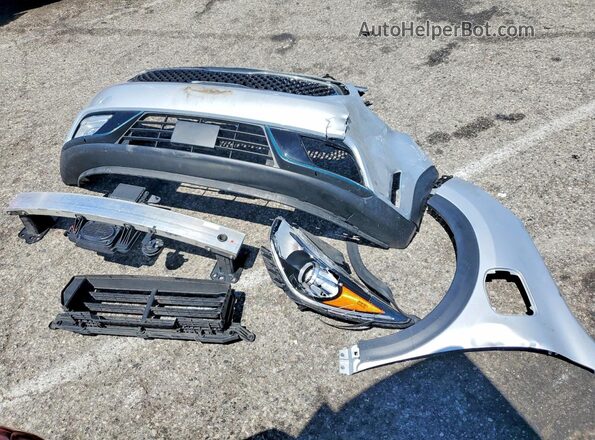 KNDCD3LD6K5316140 2019 KIA NIRO Silver Widok naklejki z numerem VIN