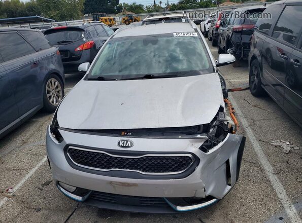 KNDCD3LD6K5316140 2019 KIA NIRO Silver Widok z przodu