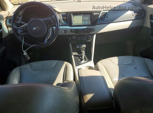 KNDCE3LC1H5041693 2017 KIA NIRO Red Vista del salpicadero
