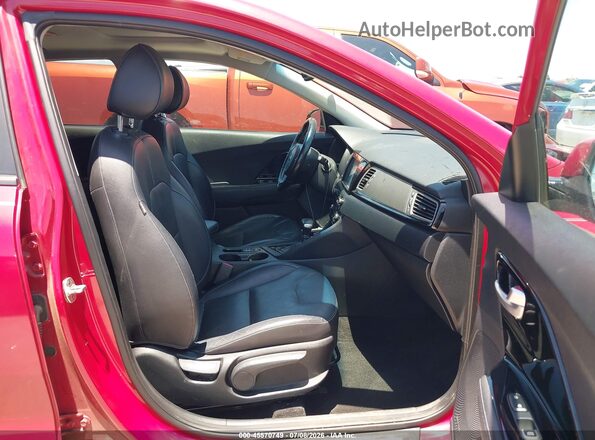 KNDCE3LC3J5117310 2018 KIA NIRO Красный Вид салона спереди