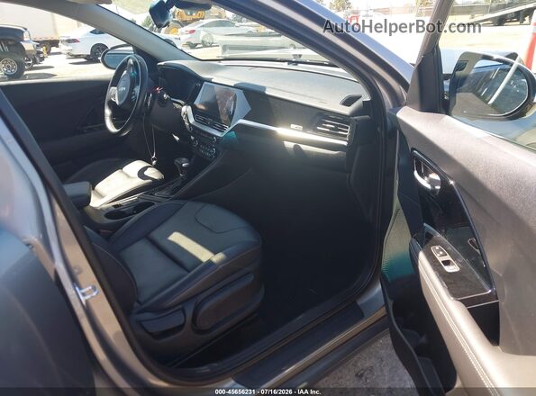 KNDCE3LC4N5490782 2022 KIA NIRO Серый Вид салона спереди
