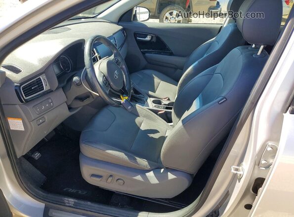 KNDCE3LC6J5126664 2018 KIA NIRO Серебряный Вид салона спереди