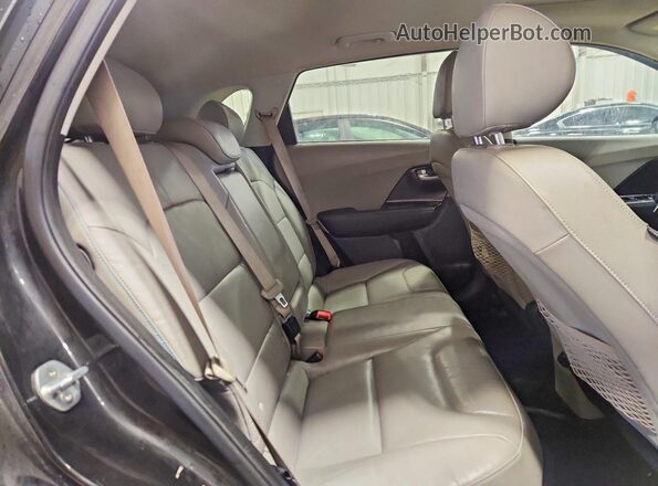 KNDCE3LC8H5044686 2017 KIA NIRO Черный Вид задней части салона