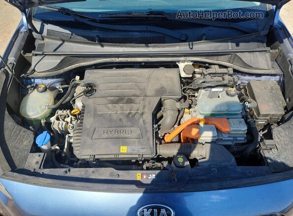 KNDCE3LC8L5364812 2020 KIA NIRO Blue Widok komory silnika