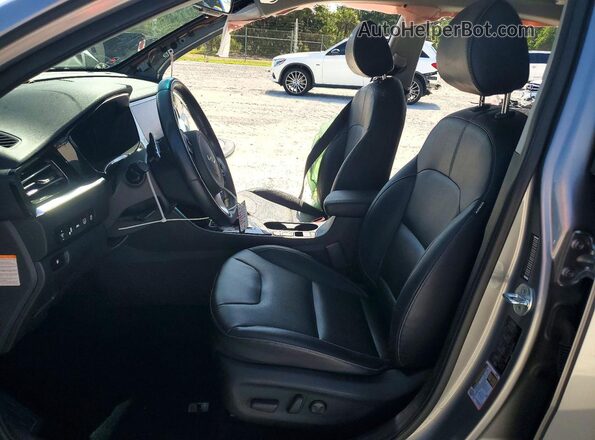 KNDCE3LC9N5546361 2022 KIA NIRO Gray Vista interior delantera