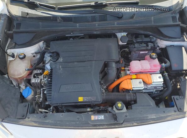 KNDCE3LCXN5516950 2022 KIA NIRO Белый Вид подкапотного пространства