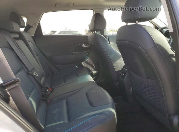 KNDCE3LG1L5061454 2020 KIA NIRO Silver Vista interior trasera