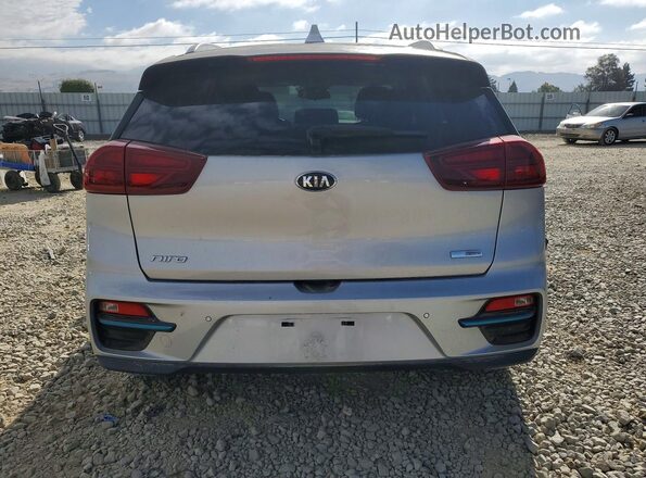KNDCE3LG1L5061454 2020 KIA NIRO Silver Vista trasera