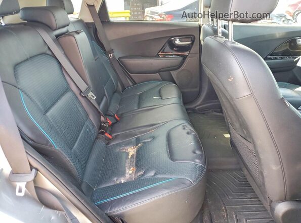 KNDCE3LG2K5017512 2019 KIA NIRO Серебряный Вид задних сидений