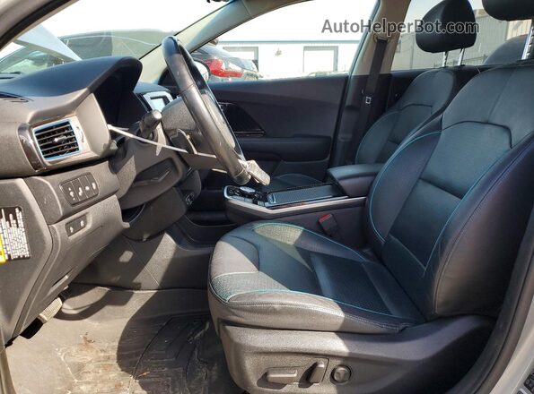 KNDCE3LG2K5017512 2019 KIA NIRO Серебряный Вид салона спереди