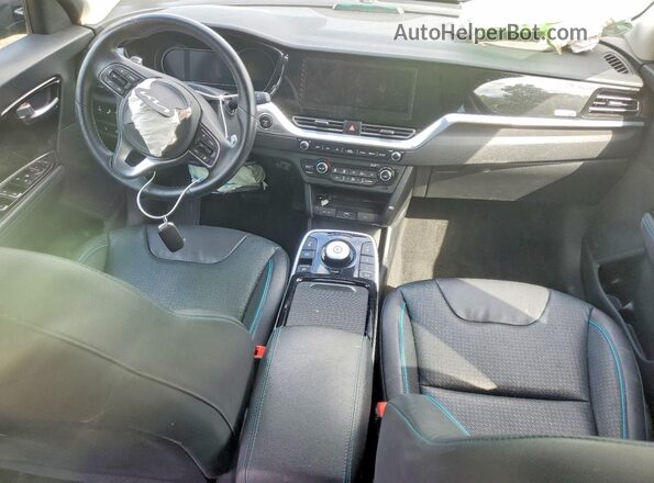 KNDCE3LG7N5156166 2022 KIA NIRO Черный Вид панели приборов