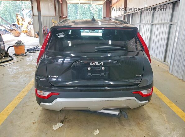 KNDCP3LE0S5306056 2025 KIA NIRO Black Հետևի տեսք