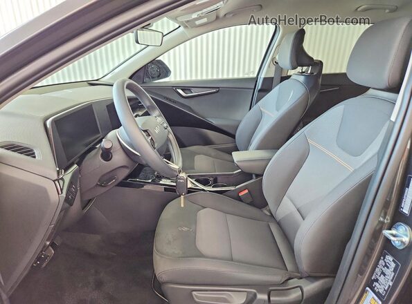 KNDCP3LE0T5319312 2026 KIA NIRO Gray Вид салону спереду