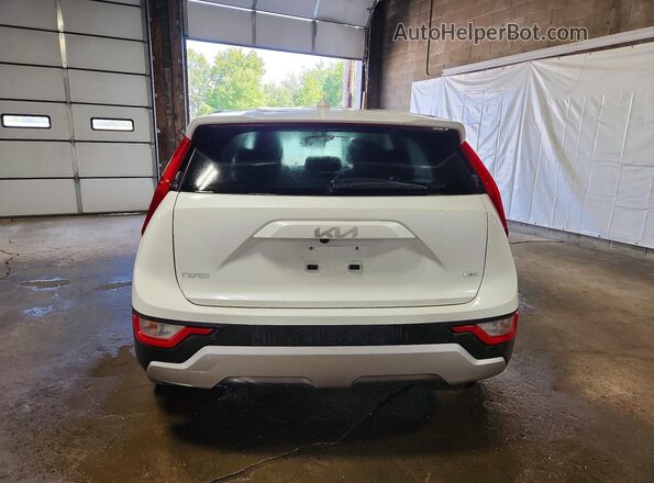 KNDCP3LE0T5319942 2026 KIA NIRO White Widok z tyłu