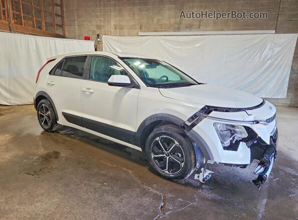 KNDCP3LE0T5319942 2026 KIA NIRO White Przód prawy