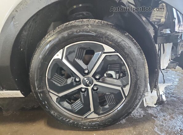 KNDCP3LE0T5319942 2026 KIA NIRO White 
