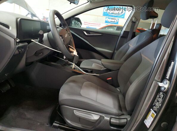 KNDCP3LE1T5321439 2026 KIA NIRO Серый Вид салона спереди