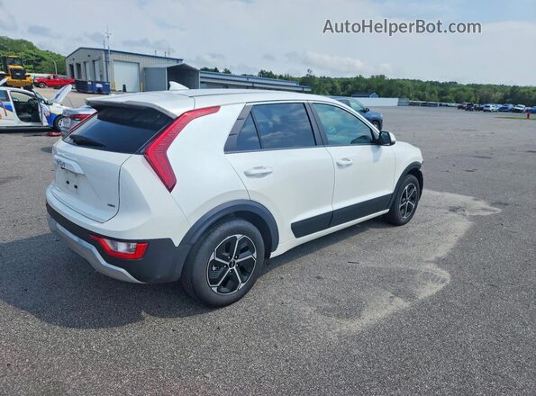 KNDCP3LE1T5323613 2026 KIA NIRO White Задня права чверть