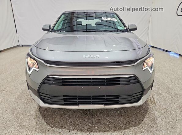 KNDCP3LE1T5331808 2026 KIA NIRO Silver Դիմացի տեսք