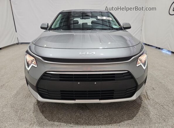 KNDCP3LE1T5331808 2026 KIA NIRO Silver Սալոնի 360 աստիճան տեսք