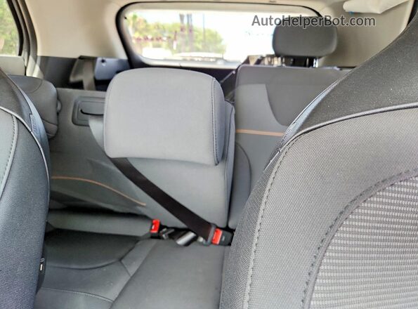 KNDCP3LE1T5346759 2026 KIA NIRO Серый Вид задних сидений