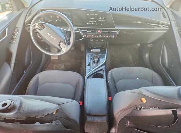 KNDCP3LE2T5324589 2026 KIA NIRO Silver Առջևի վահանակի տեսք