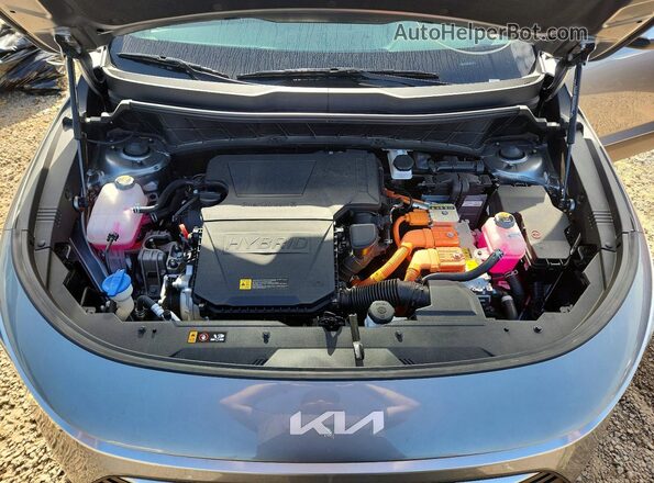 KNDCP3LE2T5324589 2026 KIA NIRO Silver Շարժիչի բաժամունքի տեսք