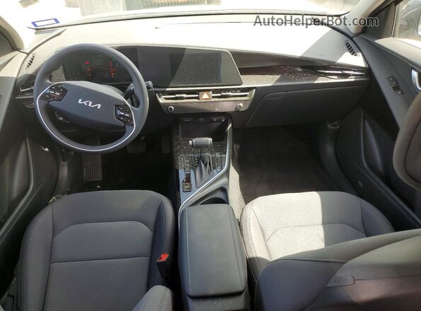 KNDCP3LE3T5357245 2026 KIA NIRO Gray Вид панелі приладів