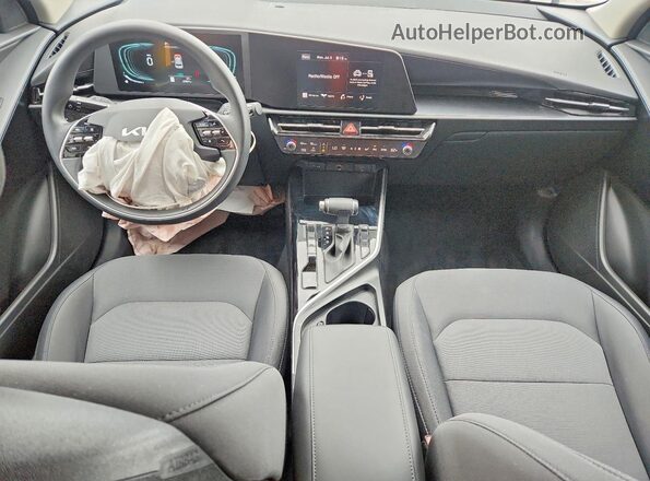 KNDCP3LE4T5318129 2026 KIA NIRO Gray Առջևի վահանակի տեսք