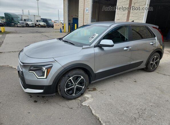 KNDCP3LE4T5318129 2026 KIA NIRO Gray Սալոնի 360 աստիճան տեսք