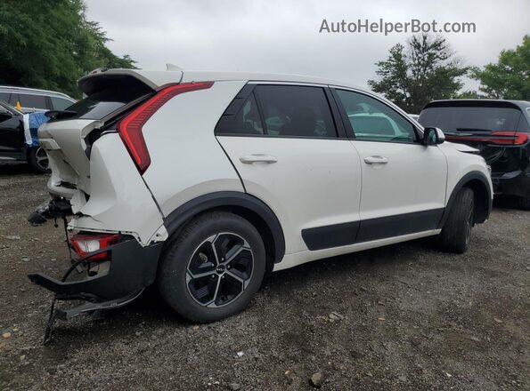 KNDCP3LE4T5325081 2026 KIA NIRO White 
