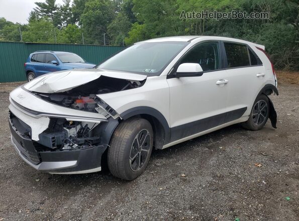 KNDCP3LE4T5325081 2026 KIA NIRO White 
