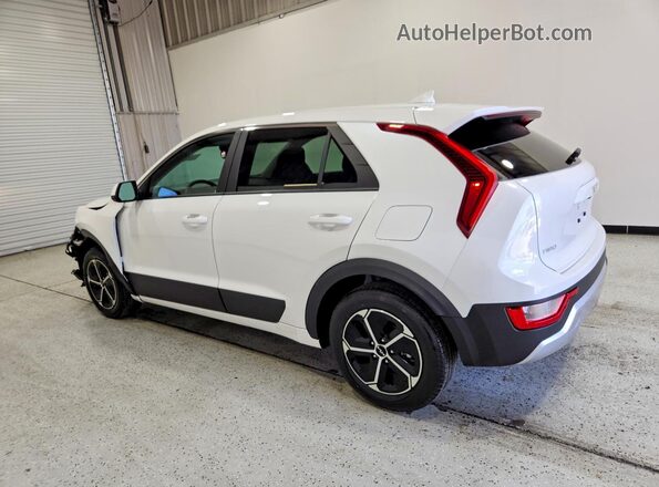 KNDCP3LE4T5328093 2026 KIA NIRO White Trasero izquierdo