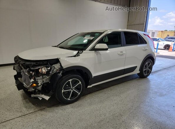 KNDCP3LE4T5328093 2026 KIA NIRO White 