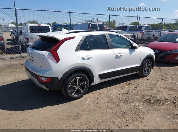 KNDCP3LE5R5121379 2024 KIA NIRO Белый Задняя правая четверть